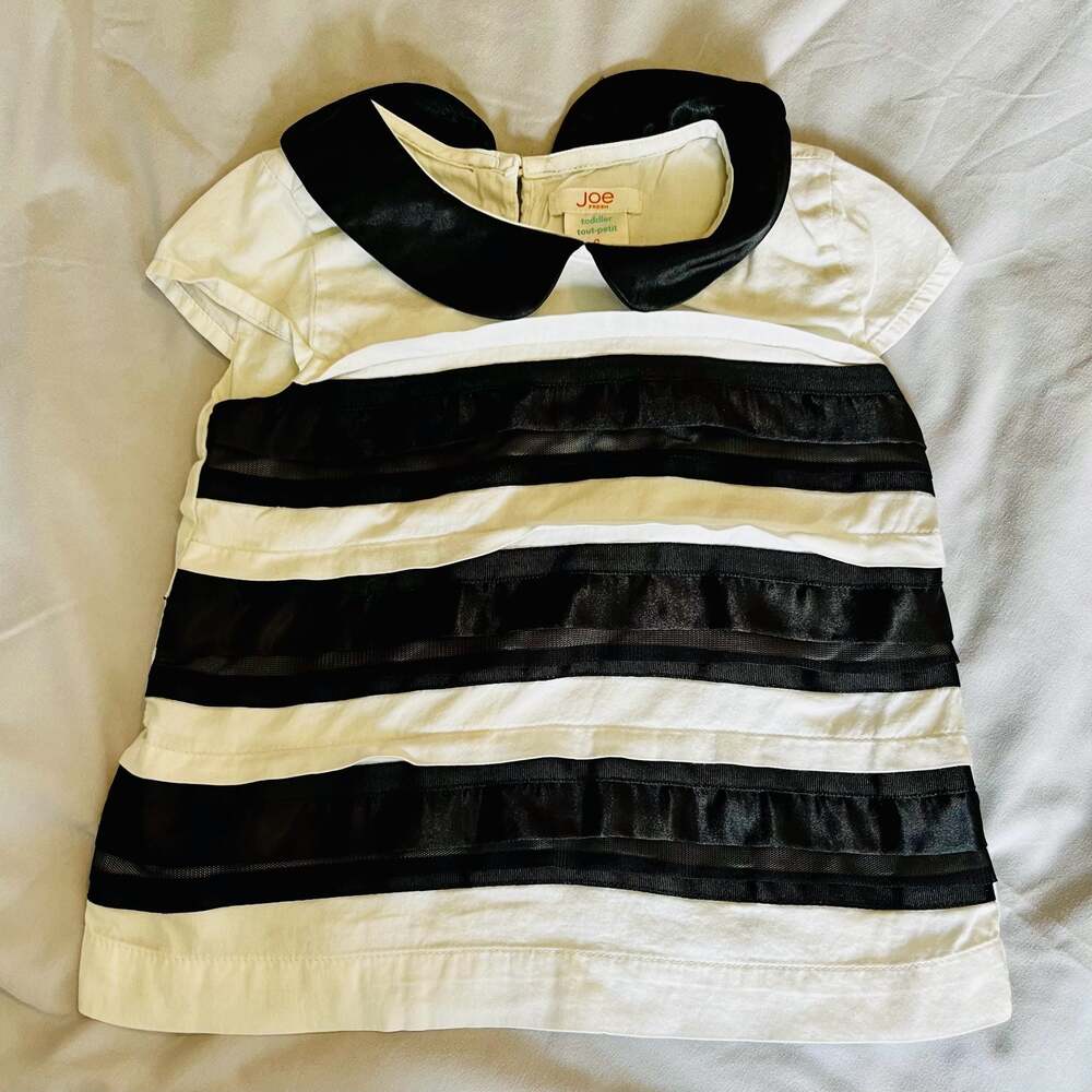Joe Fresh Toddler Girls Black and White Striped Short Sleeve Dress with Peter Pa